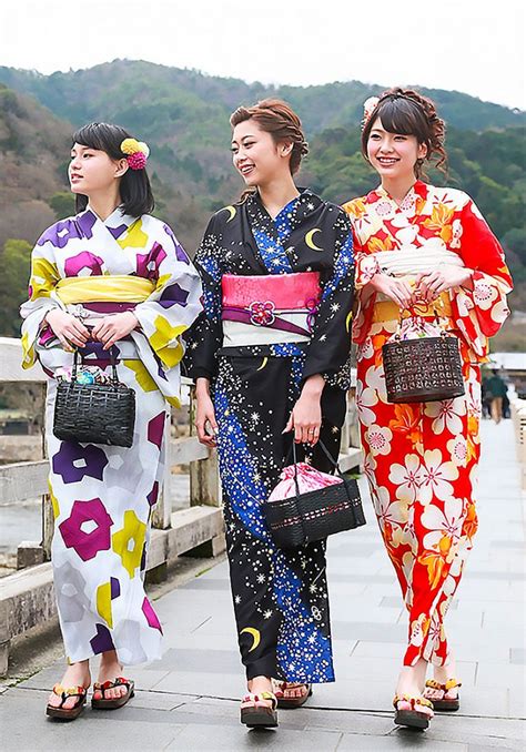 tenue traditionnelle japonaise femme|Vêtements japonais traditionnels [GUIDE COMPLET]